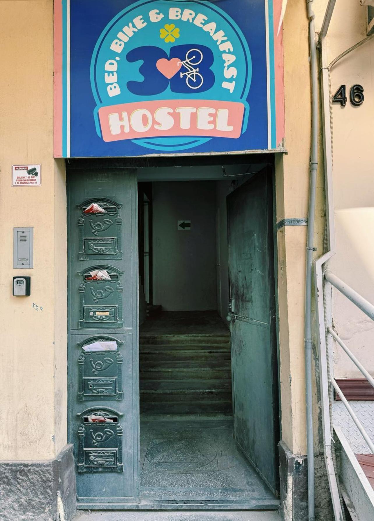 Happy Cat Old Town Hostel 베오그라드 외부 사진